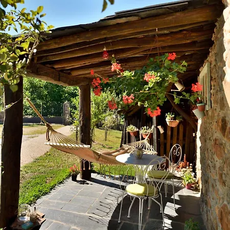 Lares - Cabanas Rurales Las Medulas