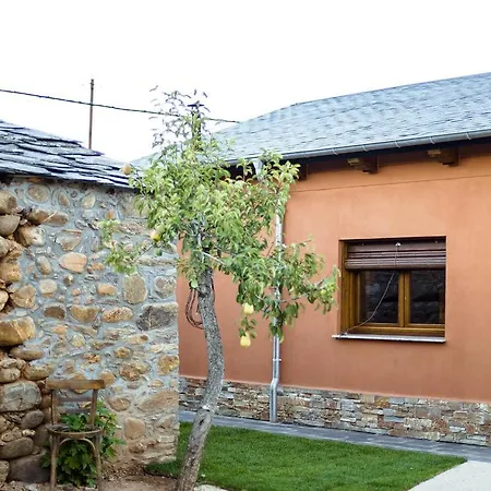 Lares - Cabanas Rurales Las Medulas